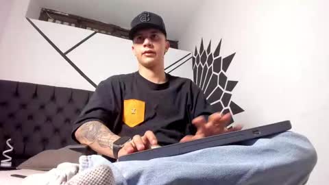 Liam Smith online show from 09-12-25, 04:56