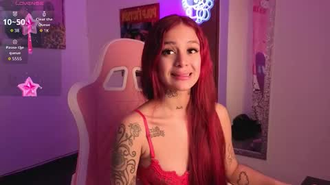 Snapshot of liabutera chatting on 10-15-25, 03:45 Lia Butera online show from 10-15-25, 03:45