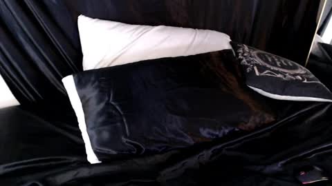 Lia Divina online show from 02-08-25, 04:25