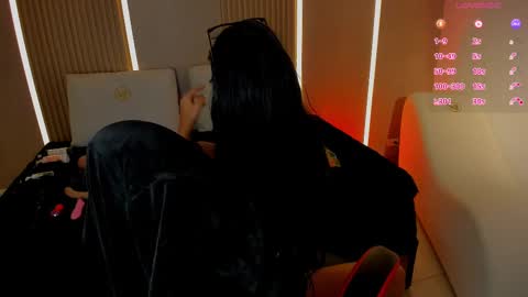 Liah online show from 11-19-25, 07:58