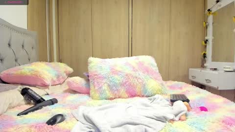 Lia  online show from 01-15-25, 05:29