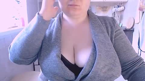 miss Lia  colection for travel online show from 09-21-25, 05:31