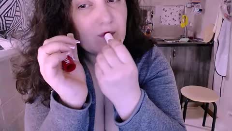 miss Lia  colection for travel online show from 10-30-25, 01:18