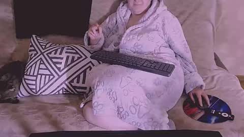 miss Lia  colection for travel online show from 01-14-26, 01:33