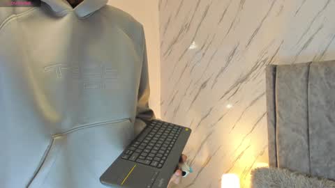 Liam online show from 01-10-25, 12:47