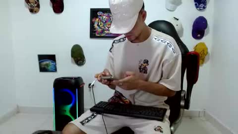 Snapshot of liam_andres12 chatting on 05-25-26, 10:16 Andres online show from 05-25-26, 10:16