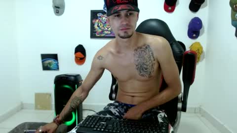 Snapshot of liam_andres12 chatting on 06-18-26, 10:14 Andres online show from 06-18-26, 10:14