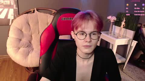 Snapshot of liam_blair chatting on 06-07-26, 05:44 LIAM online show from 06-07-26, 05:44