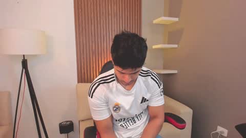 Snapshot of liam_colliins chatting on 01-30-25, 11:33 Liam Collins online show from 01-30-25, 11:33
