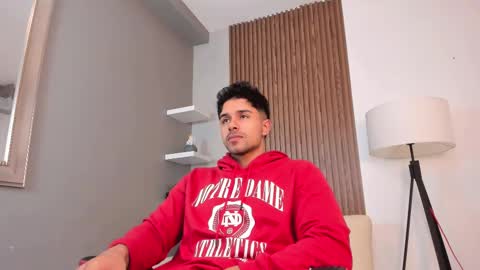 Snapshot of liam_colliins chatting on 02-12-25, 11:40 Liam Collins online show from 02-12-25, 11:40