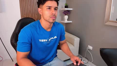 Snapshot of liam_colliins chatting on 02-21-25, 11:33 Liam Collins online show from 02-21-25, 11:33