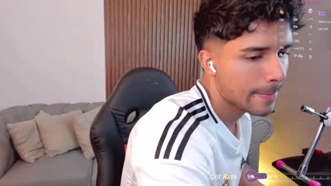 Snapshot of liam_colliins chatting on 03-05-25, 02:56 Liam Collins online show from 03-05-25, 02:56