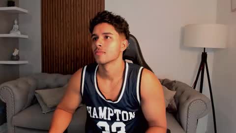 Snapshot of liam_colliins chatting on 09-19-25, 11:44 Liam Collins online show from 09-19-25, 11:44