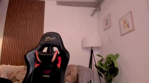 Liam Collins online show from 06-04-26, 11:49