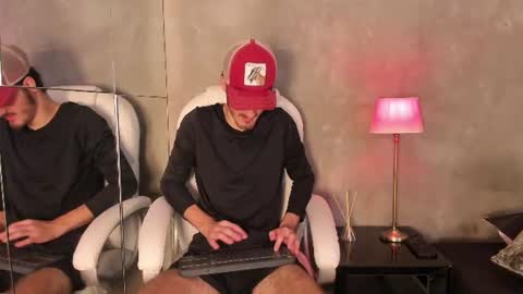 Snapshot of liam_crown_ chatting on 06-14-26, 06:54 Liam online show from 06-14-26, 06:54