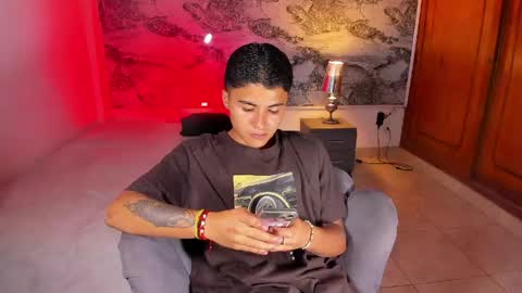 Snapshot of liam_dustin chatting on 05-16-26, 12:07 Liam online show from 05-16-26, 12:07