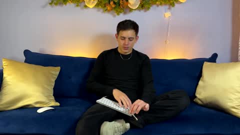 Snapshot of liam_enzho chatting on 01-06-25, 03:31 Liam online show from 01-06-25, 03:31