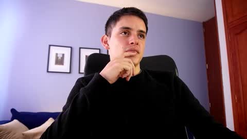 Snapshot of liam_enzho chatting on 02-14-25, 03:26 Liam online show from 02-14-25, 03:26