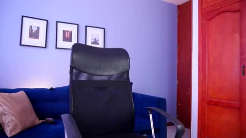 Snapshot of liam_enzho chatting on 02-19-25, 02:44 Liam online show from 02-19-25, 02:44