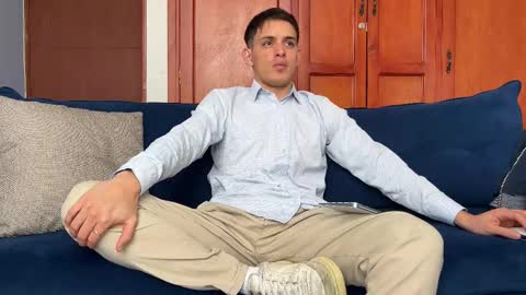 Snapshot of liam_enzho chatting on 12-18-25, 04:57 Liam online show from 12-18-25, 04:57