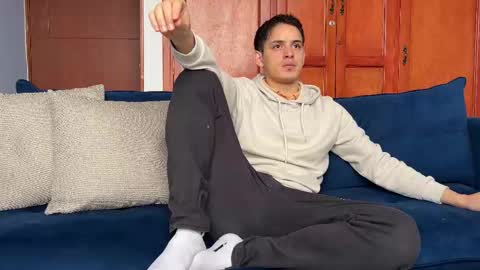 Snapshot of liam_enzho chatting on 01-16-26, 01:04 Liam online show from 01-16-26, 01:04