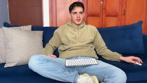 Snapshot of liam_enzho chatting on 02-27-26, 03:45 Liam online show from 02-27-26, 03:45