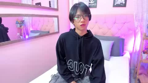 Snapshot of liam_evvan chatting on 09-16-25, 03:40 Liam online show from 09-16-25, 03:40