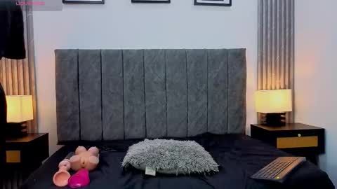 Liam forest  online show from 09-23-25, 04:59