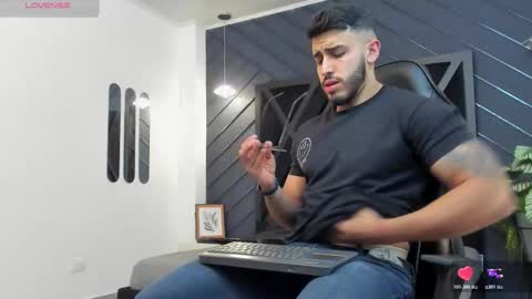 LIAM KLEIN online show from 11-08-25, 11:10