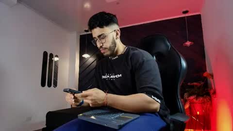 LIAM KLEIN online show from 04-18-26, 11:14