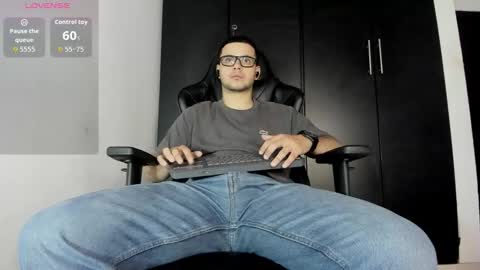 Snapshot of liam_mateo_ chatting on 01-14-26, 03:45 Liam online show from 01-14-26, 03:45