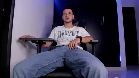 Snapshot of liam_mateo_ chatting on 02-03-26, 02:53 Liam online show from 02-03-26, 02:53