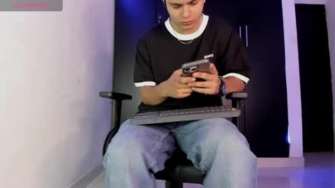 Liam online show from 04-12-26, 10:20