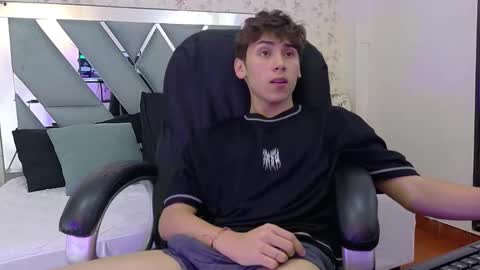 Snapshot of liam_noxx chatting on 01-06-26, 12:36 Liam Noxx online show from 01-06-26, 12:36