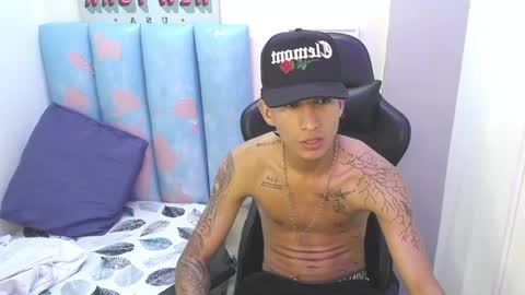 Snapshot of liam_play chatting on 05-15-26, 03:24 LIAM online show from 05-15-26, 03:24