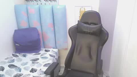 Snapshot of liam_play chatting on 06-04-26, 02:12 LIAM online show from 06-04-26, 02:12