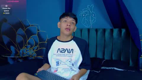 Snapshot of liam_sinclair chatting on 12-01-25, 12:21 Liam online show from 12-01-25, 12:21