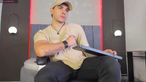 Liam online show from 02-10-26, 07:18