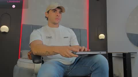 Liam online show from 03-12-26, 08:04