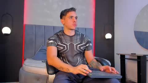 Liam online show from 04-15-26, 12:23