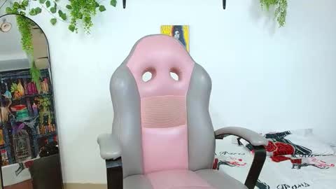 Snapshot of liam_xul chatting on 09-15-25, 06:08 liamxul online show from 09-15-25, 06:08