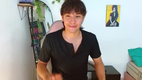 Snapshot of liam_xul chatting on 10-14-25, 07:36 liamxul online show from 10-14-25, 07:36