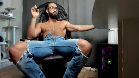 Liam online show from 10-25-25, 07:27