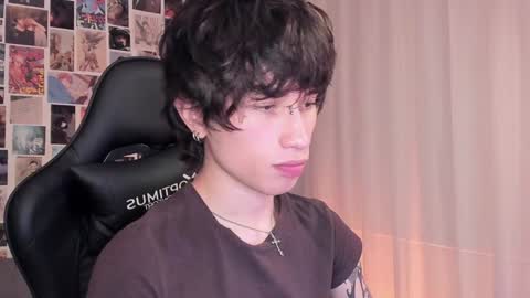 Snapshot of liamelf chatting on 12-31-24, 02:19 Liam online show from 12-31-24, 02:19