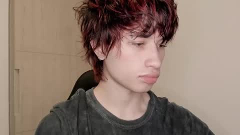 Snapshot of liamelf chatting on 02-10-26, 01:53 Liam online show from 02-10-26, 01:53