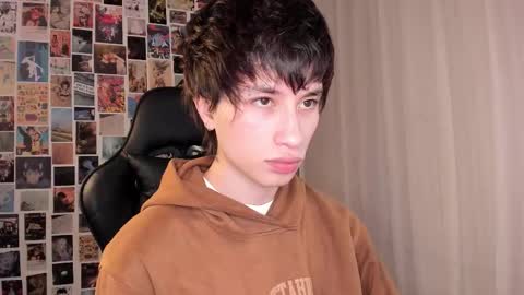 Snapshot of liamelf chatting on 03-17-26, 05:11 Liam online show from 03-17-26, 05:11