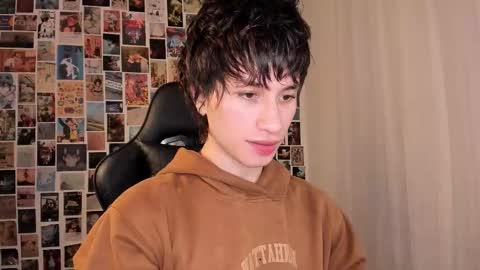 Snapshot of liamelf chatting on 03-18-26, 05:21 Liam online show from 03-18-26, 05:21