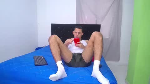 Snapshot of liamhot_latin chatting on 01-12-26, 04:56 LiamHot latin online show from 01-12-26, 04:56