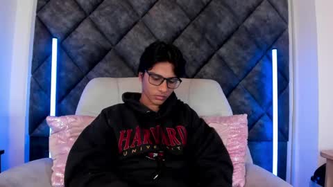 Snapshot of liamkron chatting on 06-01-26, 11:34 Liam twink big dick online show from 06-01-26, 11:34