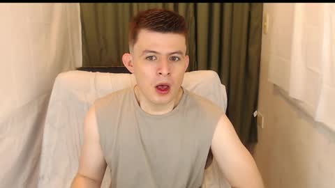 lian_eathan online show from 11-28-25, 05:37